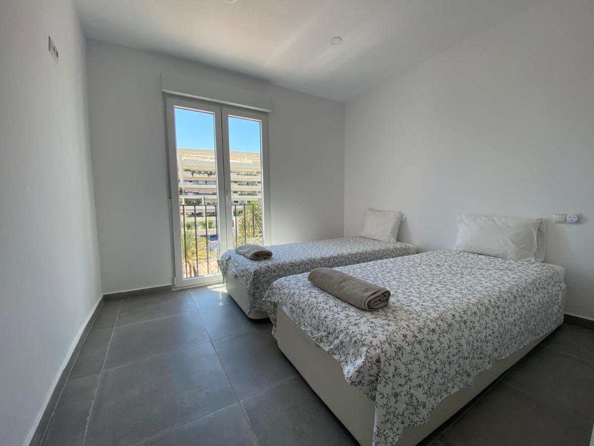 Jardines Del Puerto Apartment Marbella Exterior photo