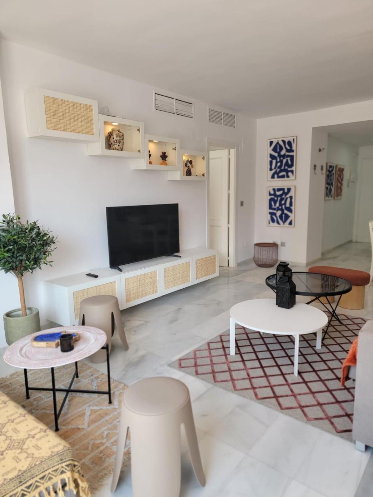Jardines Del Puerto Apartment Marbella Exterior photo