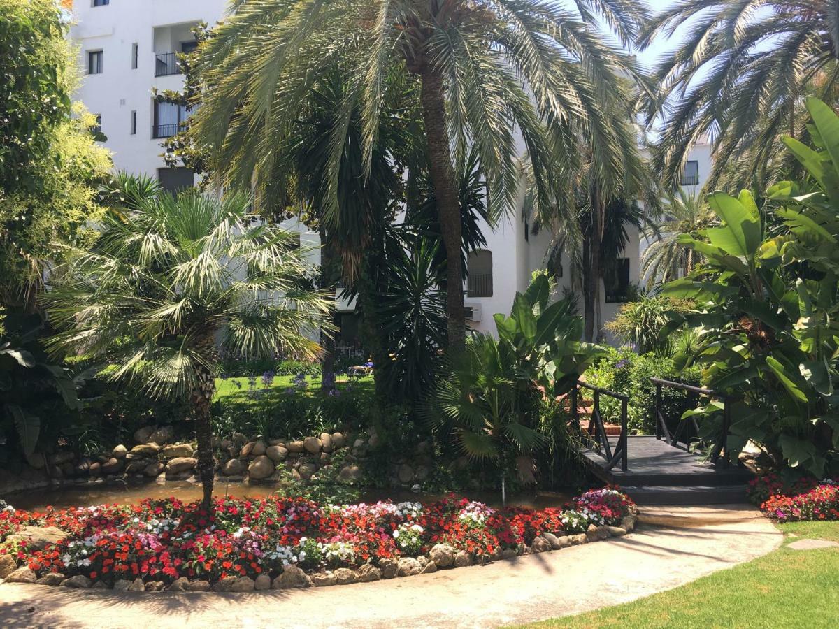 Jardines Del Puerto Apartment Marbella Exterior photo